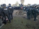 Castor: Unterhöhlung der Straße am Rande der Auftaktveranstaltung in Dannenberg