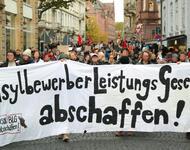 Geflüchtete auf 50 € Bargeld zu begrenzen wird von Gerichten beanstandet
