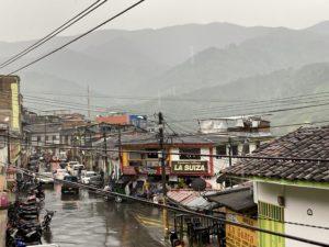  Dreckige Flüsse, teure Folgen – Kolumbiens Kampf um sauberes Wasser
